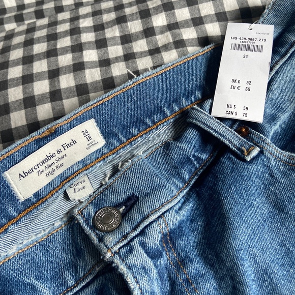 Abercrombie Mom Shorts - Picture 2 of 3